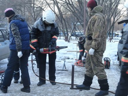 Cursuri de pregătire primară pentru salvatorii serviciului de salvare din Moscova, thriller