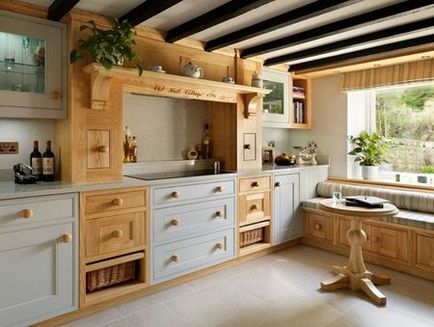 Bucătărie cu un portal în dimensiuni de stil clasic, foto, recenzii