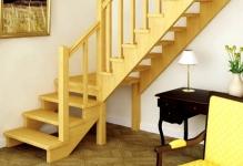 Лак для сходів дерев'яні з сосни, чим покрити і відгуки, обробка поліуретановим, пофарбовані