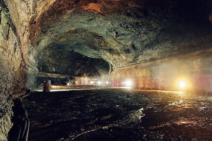 Tunelurile de lava