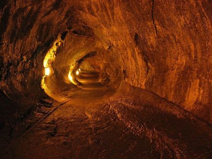 Tunelurile de lava