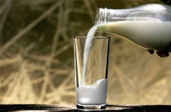 Чи можна пити молоко при отруєнні