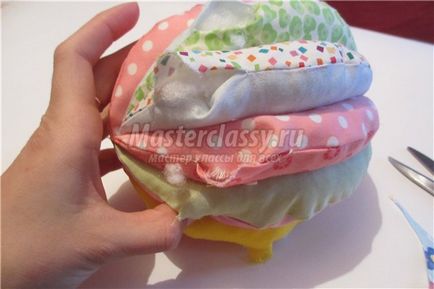 М'ячик з тканини для малюків