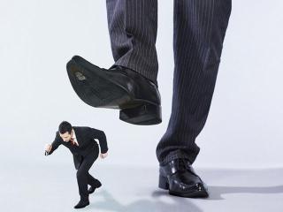 A főnök kicsinyes zsarnok - hogyan kell foglalkozni vele (zsarnok) A főnök kicsinyes zsarnok - hogyan kell kezelni őket