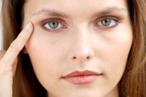 Remedii populare pentru ridurile din jurul ochilor - cele mai bune rețete
