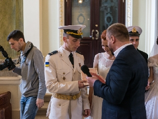 Одесити зіграли експрес-весілля в оперному театрі