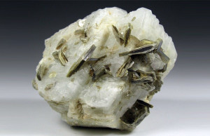 Опис каменю альбіт і магічні властивості мінералу