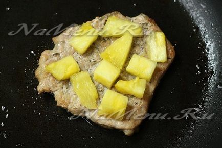 Carne de porc cu ananas și brânză - rețetă cu fotografie