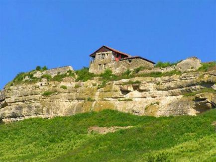 Печерне місто Чуфут-кале фото, відгуки, розташування