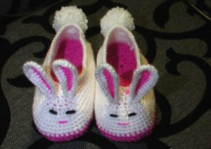 Booties-bunnies crochet cu schema master class și descriere cu fotografie