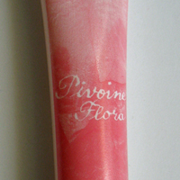 Помади і блиски pivoine flora, l'occitane