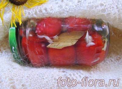 Tomatele marinate pentru rețetele de iarnă pentru borcan de 1 litru - semifabricate pentru iarnă