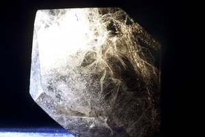 Раухтопаз - димчастий кварц, лікувальні та магічні властивості каменю, фотогалерея мінералу і виробів з