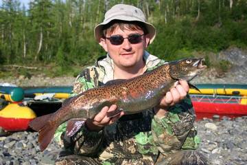 Pescuitul pentru lenok în râurile taiga montană - lenok