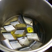 Conserve de pește într-o rețetă de gătit sub presiune cu fotografii