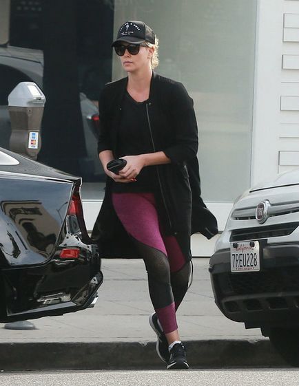 Charlize theron a pierdut 15 kilograme, fotografie, revista cosmopolită