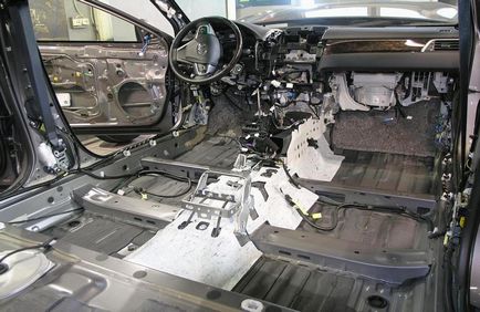 Hangszigetelés Toyota Camry V55 Fotóriport - komfort technológia (Camry) Hangszigetelés Toyota Camry V55 Fotóriport - komfort technológia