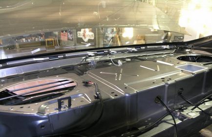 Hangszigetelés Toyota Camry V55 Fotóriport - komfort technológia (Toyota) Hangszigetelés Toyota Camry V55 Fotóriport - komfort technológia