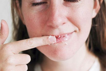Скраб для губ в домашніх умовах як зробити і використовувати