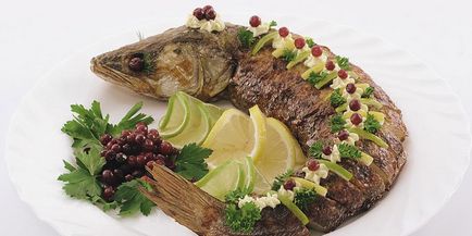Судак в духовці, запечений у фользі цілком і шматочками, рецепти приготування смачної риби