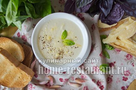 Soup-piure din reteta de conopida cu o fotografie dintr-un restaurant acasă