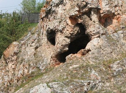 Таємнича історія печери - таємничої