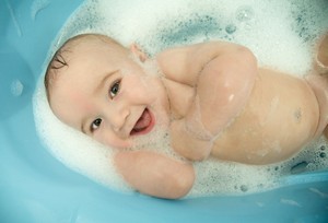 Temperatura apei pentru îmbăierea nou-născutului este ceea ce ar trebui să fie