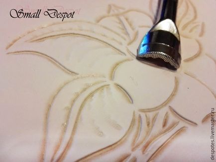 Embossing pe piele