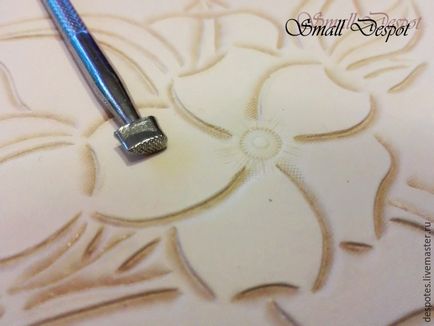 Embossing pe piele