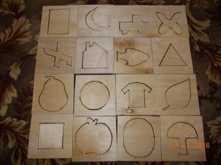 Stencils-puzzle-uri cu mâinile lor