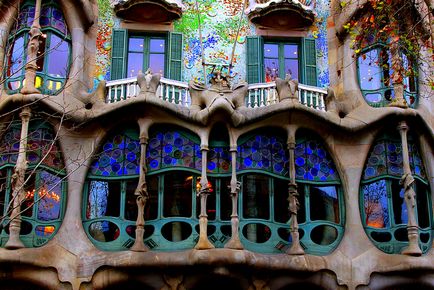 Creație Gaudí Casa Batlló în Barcelona (30 fotografii)