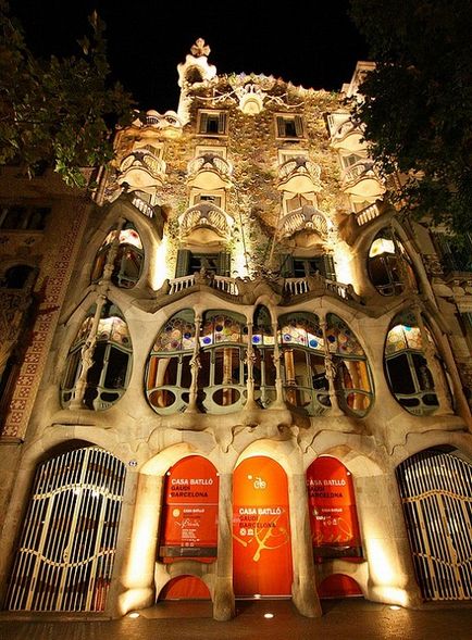 Творіння гауди будинок Бальо в Барселоні (30 фото)