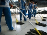 Curățarea centrelor comerciale, deoarece există un proces, un pros plus - o companie de curățenie