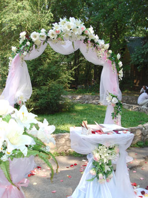 Egyedi esküvői javaslatot! Ne hagyja ki a lehetőséget, hogy tölteni az esküvő egy vendégház