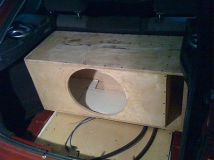 Instalarea subwoofer-ului pe hatchback-ul proroy