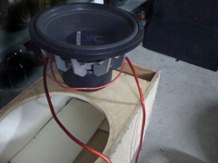 Instalarea subwoofer-ului pe hatchback-ul proroy