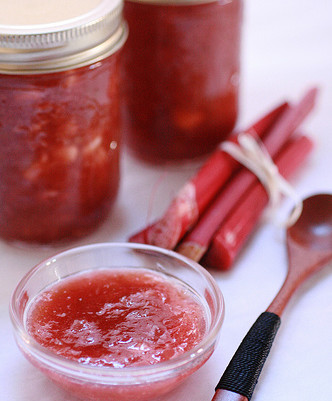 Rebarbara jam előnyei és hátrányai, receptek