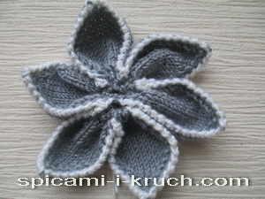 Tricotate beret și tricotat floare
