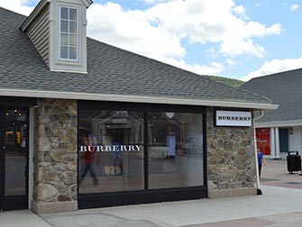 Woodbury common premium outlet в нью-йорку