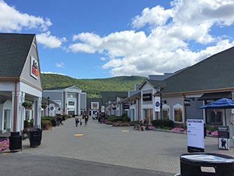 Woodbury common premium outlet в нью-йорку