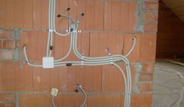 Înlocuirea cablurilor de la A la Z conform recomandărilor unor electricieni experimentați