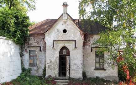 Castelul din coliba din regiunea Kharkiv - castel Sharovskiy