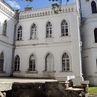 Castelul din coliba din regiunea Kharkiv - castel Sharovskiy