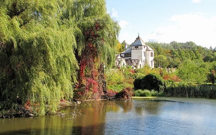 Castelul din coliba din regiunea Kharkiv - castel Sharovskiy