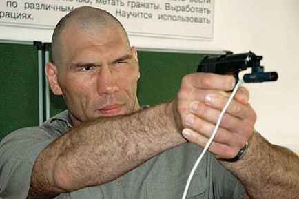 Magazin pentru forțele speciale - frate - camera de zi a lui Nikolai Valuev 