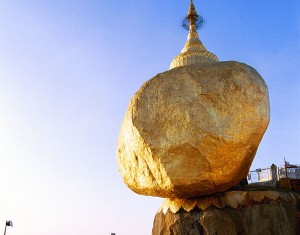 Arany kő (Kyaiktiyo) Burmában (Mianmar) Arany kő (kyaiktiyo) Burmában