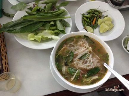 Cum să mâncați în mod corespunzător supă vietnameză din istoria călătoriei reale