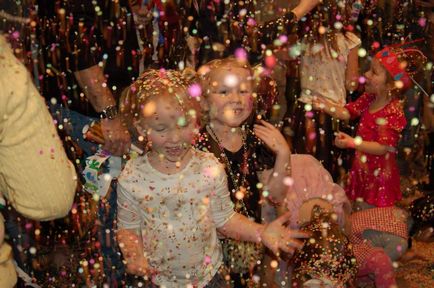 Hogyan készítsünk egy újévi gyerekeknek szórakoztató és emlékezetes