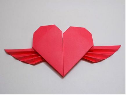 Cum de a face o Valentine - o inimă zburătoare - o frunză pătrată îndoită în jumătate atunci - manuală