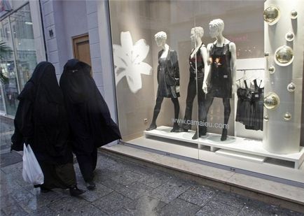 Codul de îmbrăcăminte musulman și amenințarea de arabizare